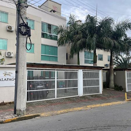 Residencial Galapagos, Praia Da Vila 因比图巴 外观 照片
